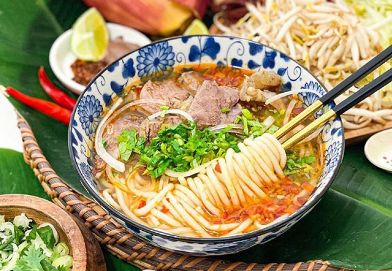 Ăn chơi gì khi chỉ có nửa ngày ở Huế